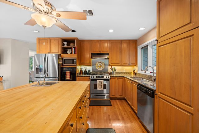 114 OAK TERRACE DR, Staunton, VA 24401