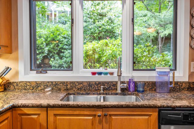 114 OAK TERRACE DR, Staunton, VA 24401