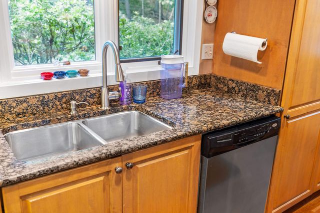 114 OAK TERRACE DR, Staunton, VA 24401