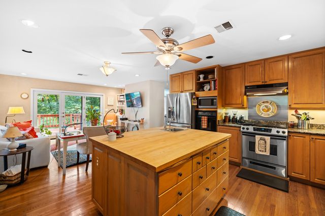 114 OAK TERRACE DR, Staunton, VA 24401