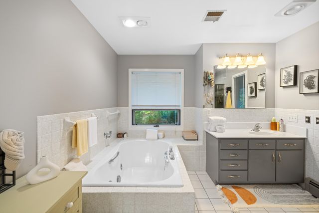 114 OAK TERRACE DR, Staunton, VA 24401