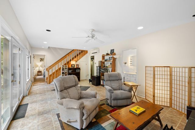 114 OAK TERRACE DR, Staunton, VA 24401