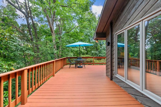 114 OAK TERRACE DR, Staunton, VA 24401