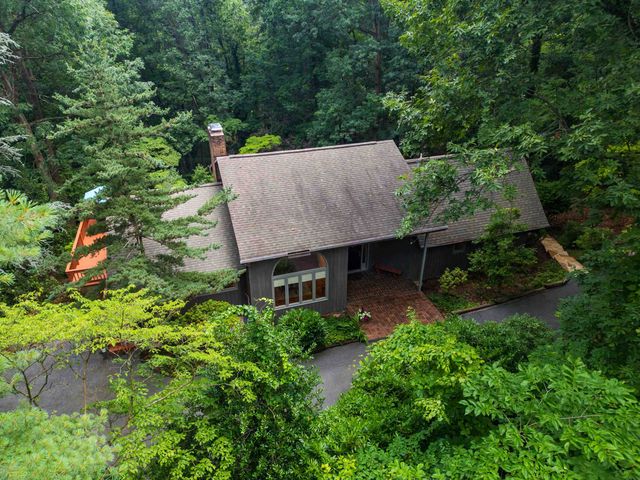 114 OAK TERRACE DR, Staunton, VA 24401