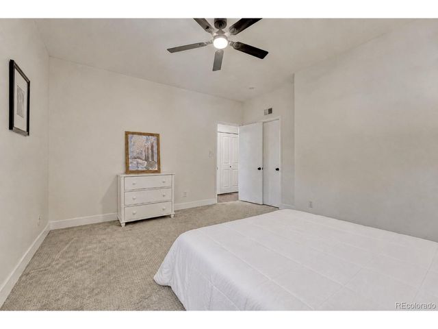 4250 S Olive St 202, Denver, CO 80237