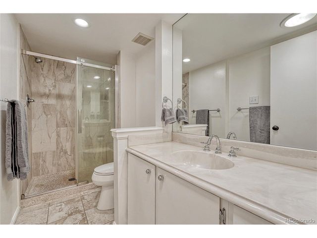 4250 S Olive St 202, Denver, CO 80237