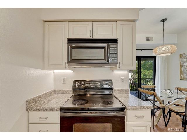 4250 S Olive St 202, Denver, CO 80237