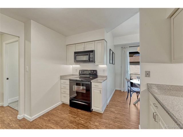 4250 S Olive St 202, Denver, CO 80237