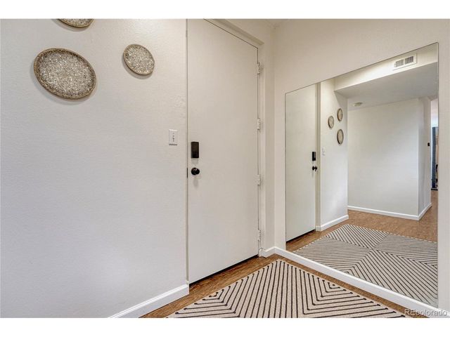 4250 S Olive St 202, Denver, CO 80237