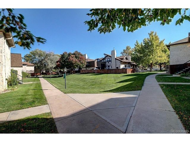 4250 S Olive St 202, Denver, CO 80237