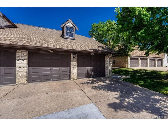 4250 S Olive St 202, Denver, CO 80237