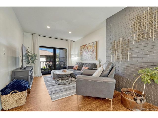 4250 S Olive St 202, Denver, CO 80237