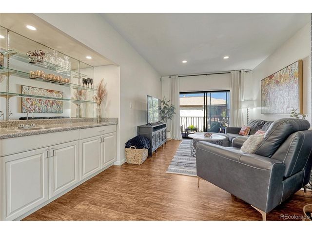 4250 S Olive St 202, Denver, CO 80237