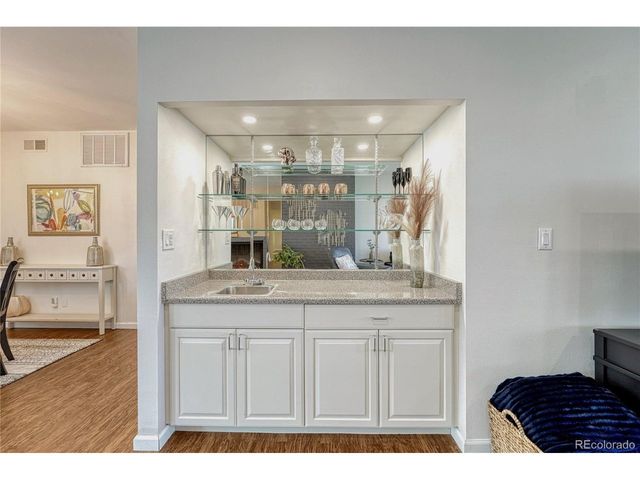 4250 S Olive St 202, Denver, CO 80237