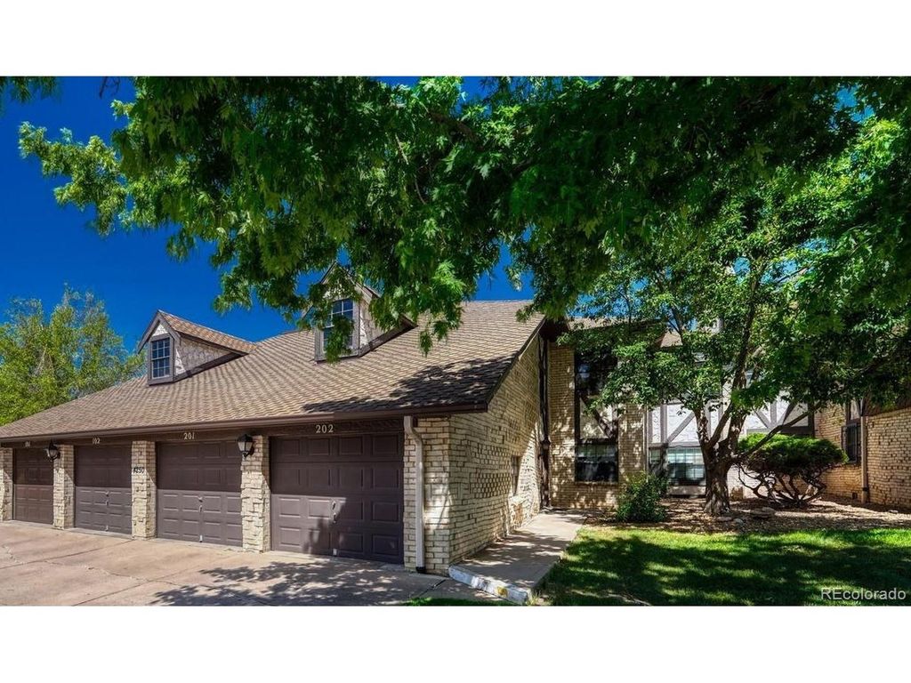 4250 S Olive St 202, Denver, CO 80237