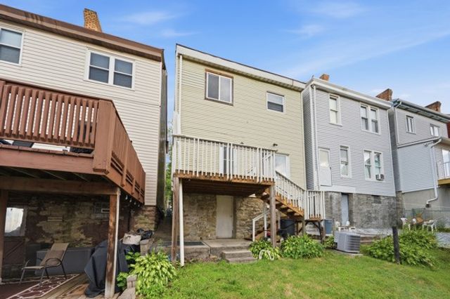 4218 Winterburn Avenue, Greenfield, PA 15207