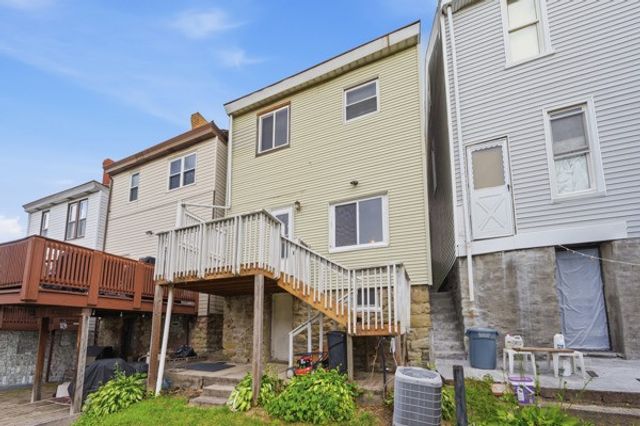 4218 Winterburn Avenue, Greenfield, PA 15207