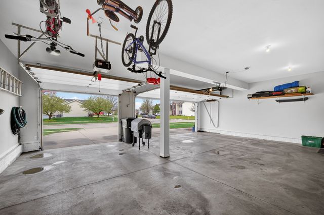 430 SE Rosenkranz Drive, Waukee, IA 50263