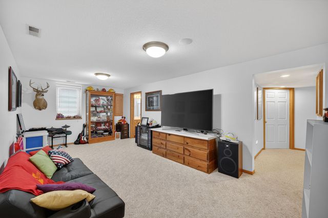 430 SE Rosenkranz Drive, Waukee, IA 50263