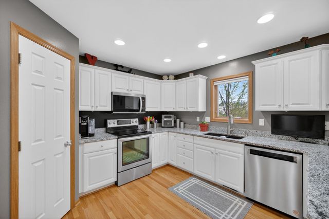 430 SE Rosenkranz Drive, Waukee, IA 50263