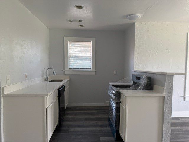 716 Blaylock Drive, Dallas, TX 75203