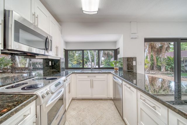 7320 SW 100th Ct, Miami, FL 33173