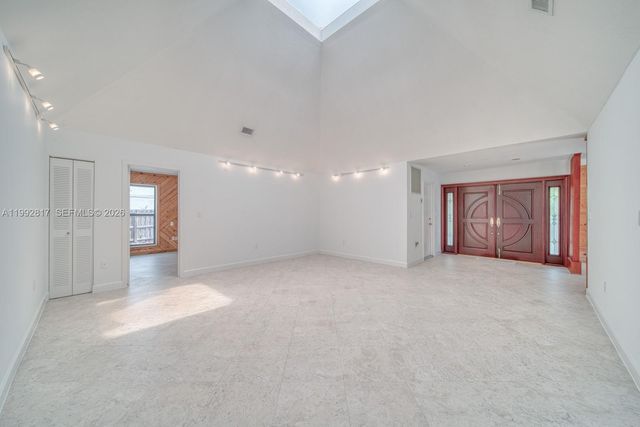 7320 SW 100th Ct, Miami, FL 33173