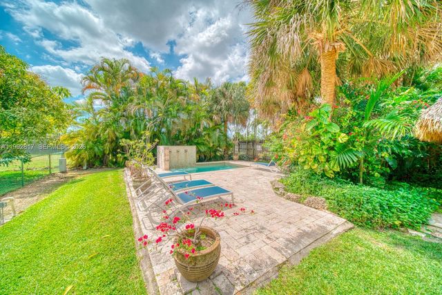 7320 SW 100th Ct, Miami, FL 33173