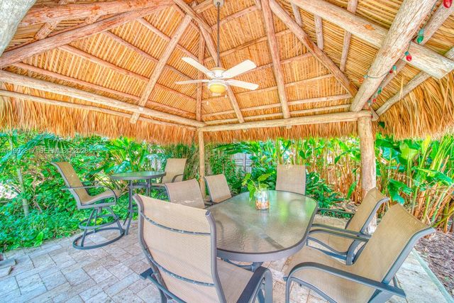 7320 SW 100th Ct, Miami, FL 33173