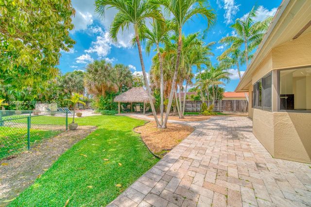 7320 SW 100th Ct, Miami, FL 33173