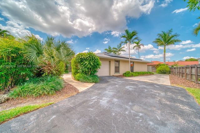 7320 SW 100th Ct, Miami, FL 33173