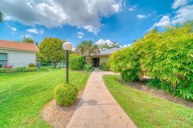 7320 SW 100th Ct, Miami, FL 33173