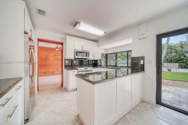 7320 SW 100th Ct, Miami, FL 33173