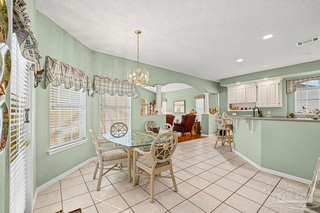 2537 Meek St, Gulf Breeze, FL 32563