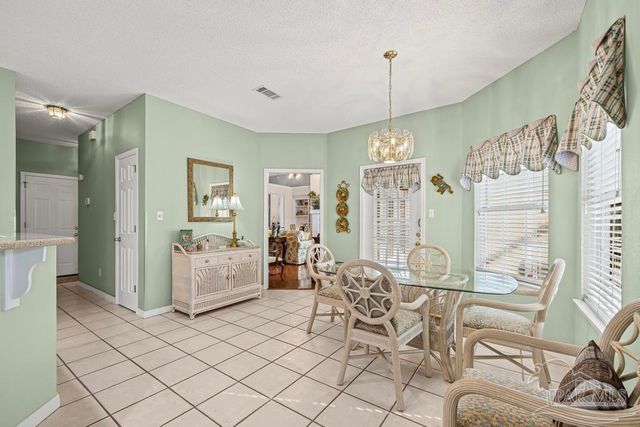 2537 Meek St, Gulf Breeze, FL 32563