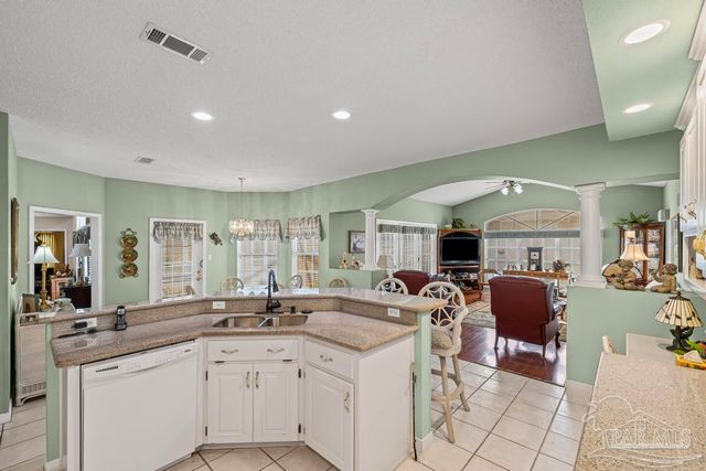 2537 Meek St, Gulf Breeze, FL 32563