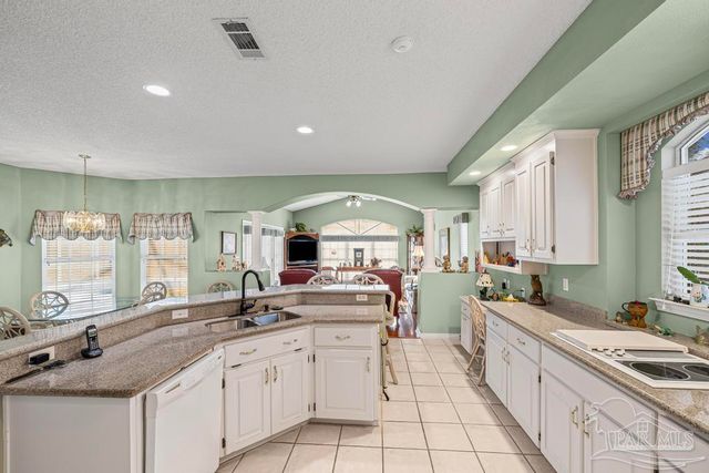 2537 Meek St, Gulf Breeze, FL 32563