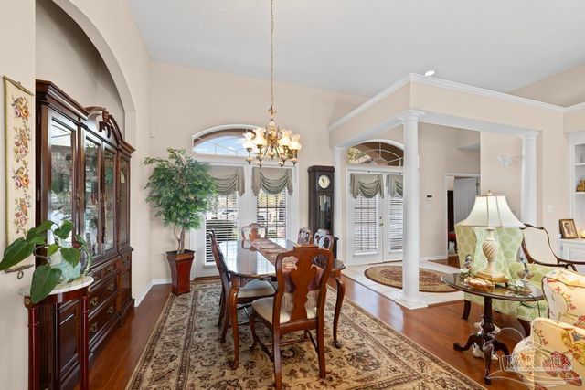 2537 Meek St, Gulf Breeze, FL 32563