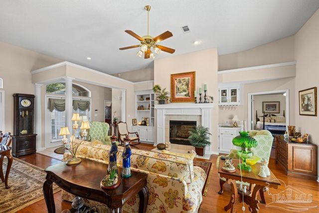 2537 Meek St, Gulf Breeze, FL 32563