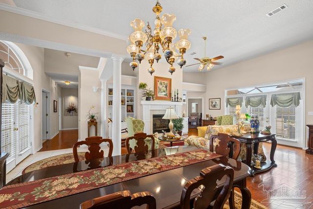 2537 Meek St, Gulf Breeze, FL 32563