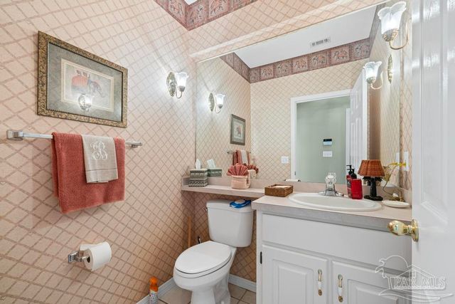 2537 Meek St, Gulf Breeze, FL 32563