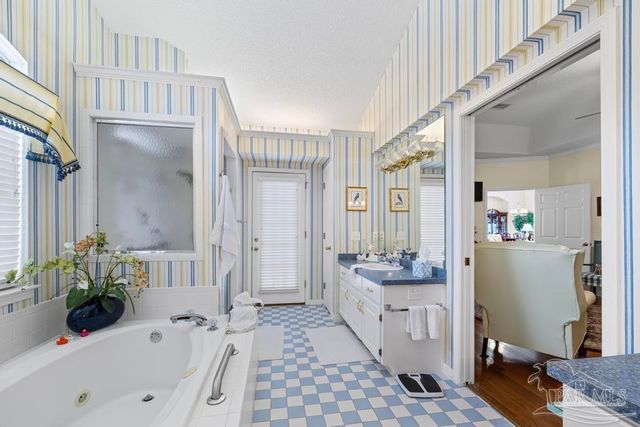 2537 Meek St, Gulf Breeze, FL 32563