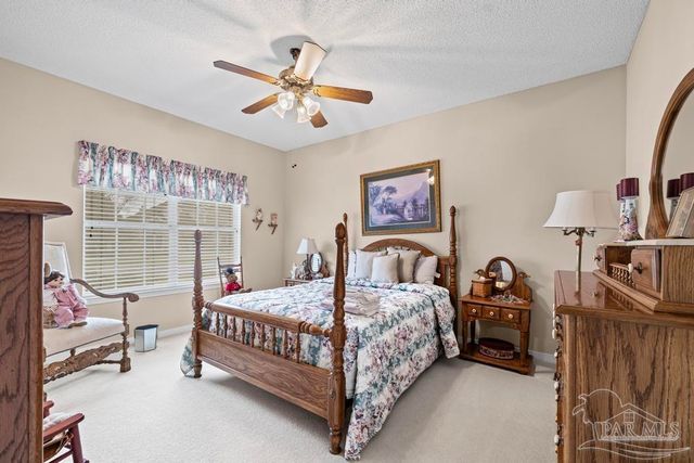 2537 Meek St, Gulf Breeze, FL 32563