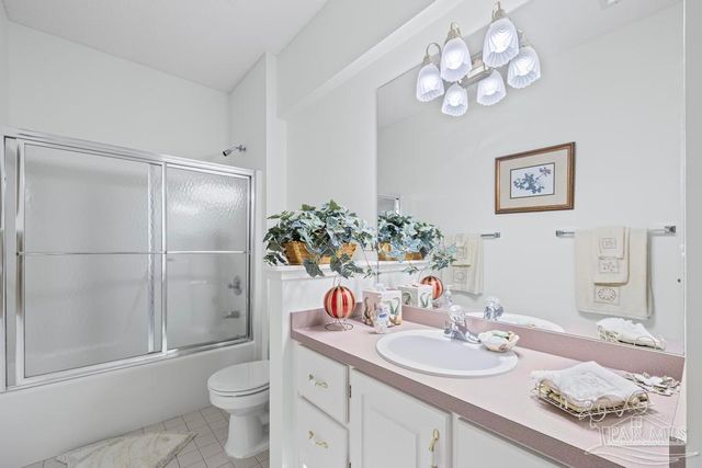 2537 Meek St, Gulf Breeze, FL 32563