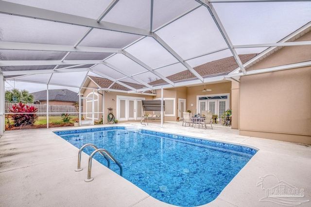 2537 Meek St, Gulf Breeze, FL 32563