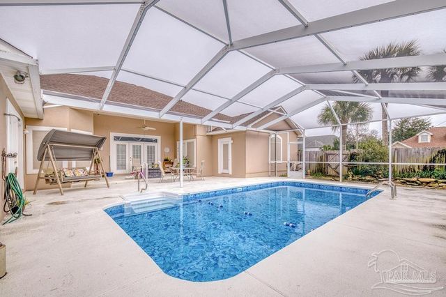2537 Meek St, Gulf Breeze, FL 32563