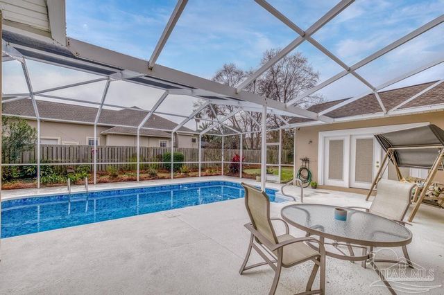 2537 Meek St, Gulf Breeze, FL 32563