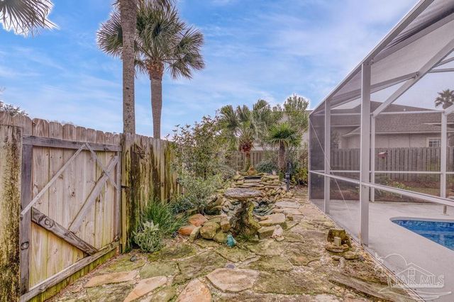 2537 Meek St, Gulf Breeze, FL 32563