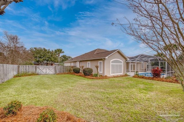 2537 Meek St, Gulf Breeze, FL 32563