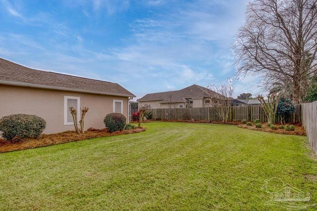 2537 Meek St, Gulf Breeze, FL 32563